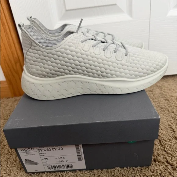 Ecco Women's Therap W Light Gray Textured Athletic Shoes - Picture 2 of 4